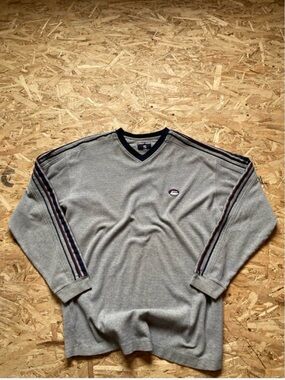 Point Zero Gray V-Neck Sweater with Navy and Burgundy Stripe Detail